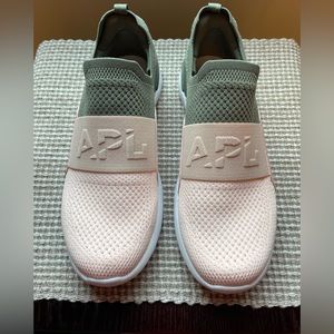Brand New Women’s APL Tech Bloom sneakers from Nordstrom!